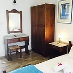 Angeliki's 3* Párosz