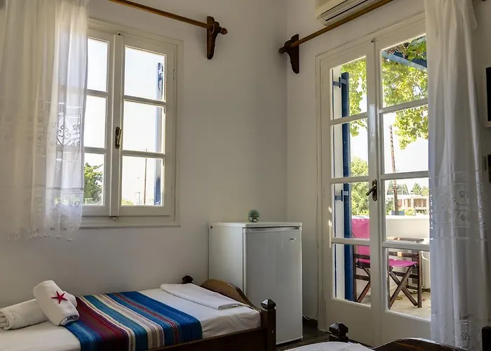 Angeliki's 3* Páros