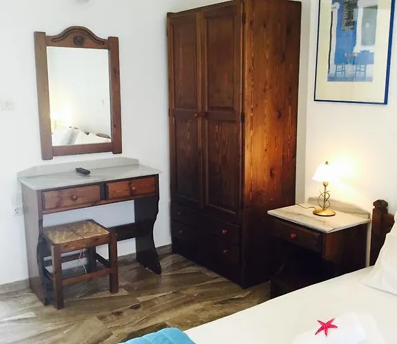 Angeliki's 3* Páros