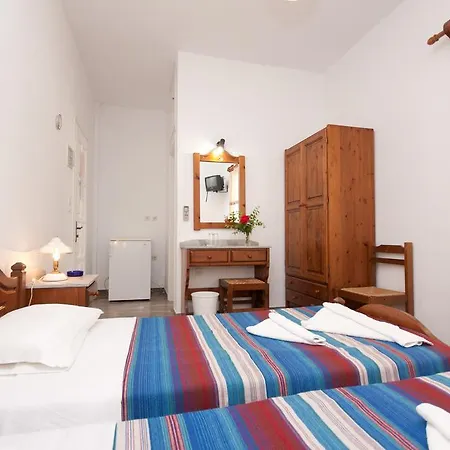 Angeliki's 3* Páros
